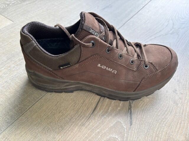 Entre Particuliers - Chaussure de randonnée LOWA taille 42 3/5