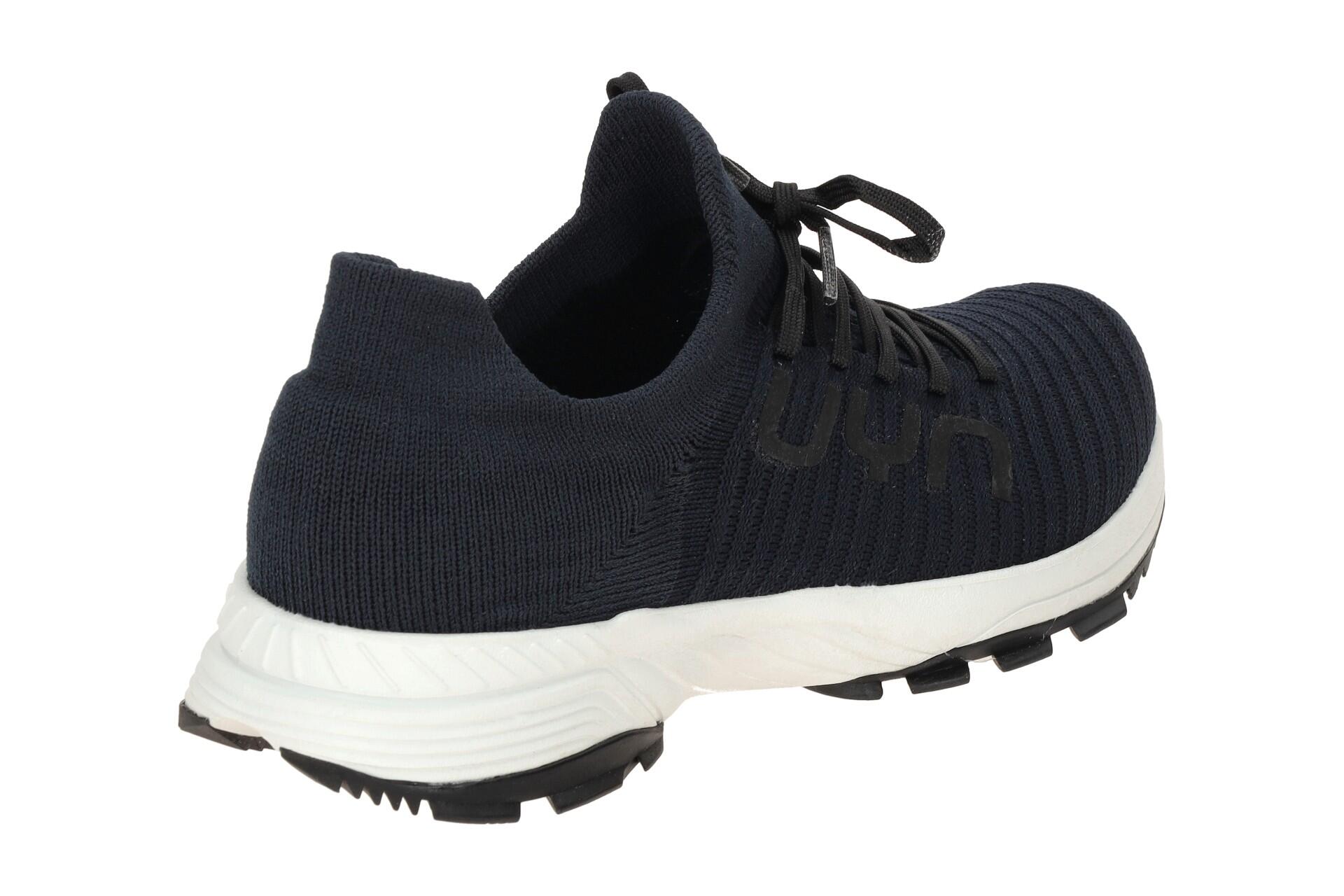 Laces Trek 4/7