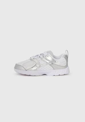 Zapatillas de running Nike V5 RNR HQ6413-103
