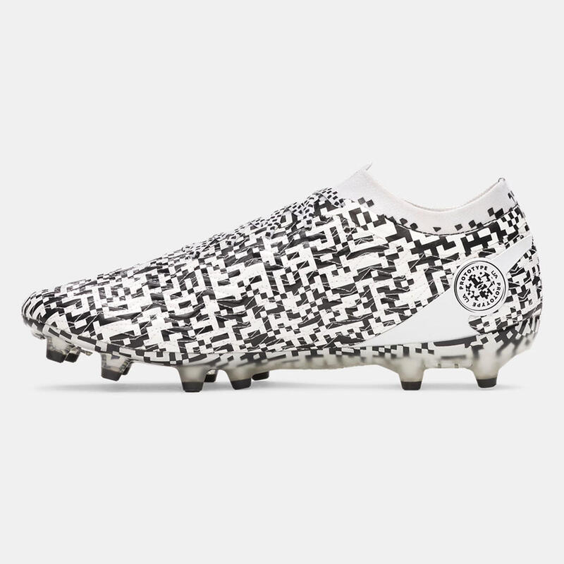 Ghete de fotbal UA Magnetico Pro 5 FG Under Armour alb și negru