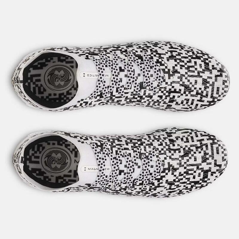 Ghete de fotbal UA Magnetico Pro 5 FG Under Armour alb și negru