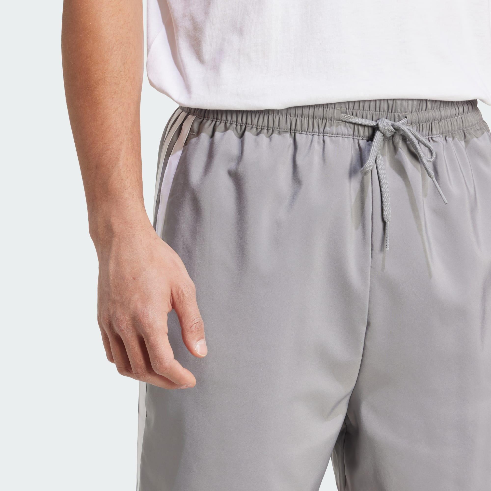 Short Essentials 3-Stripes Chelsea 5/5