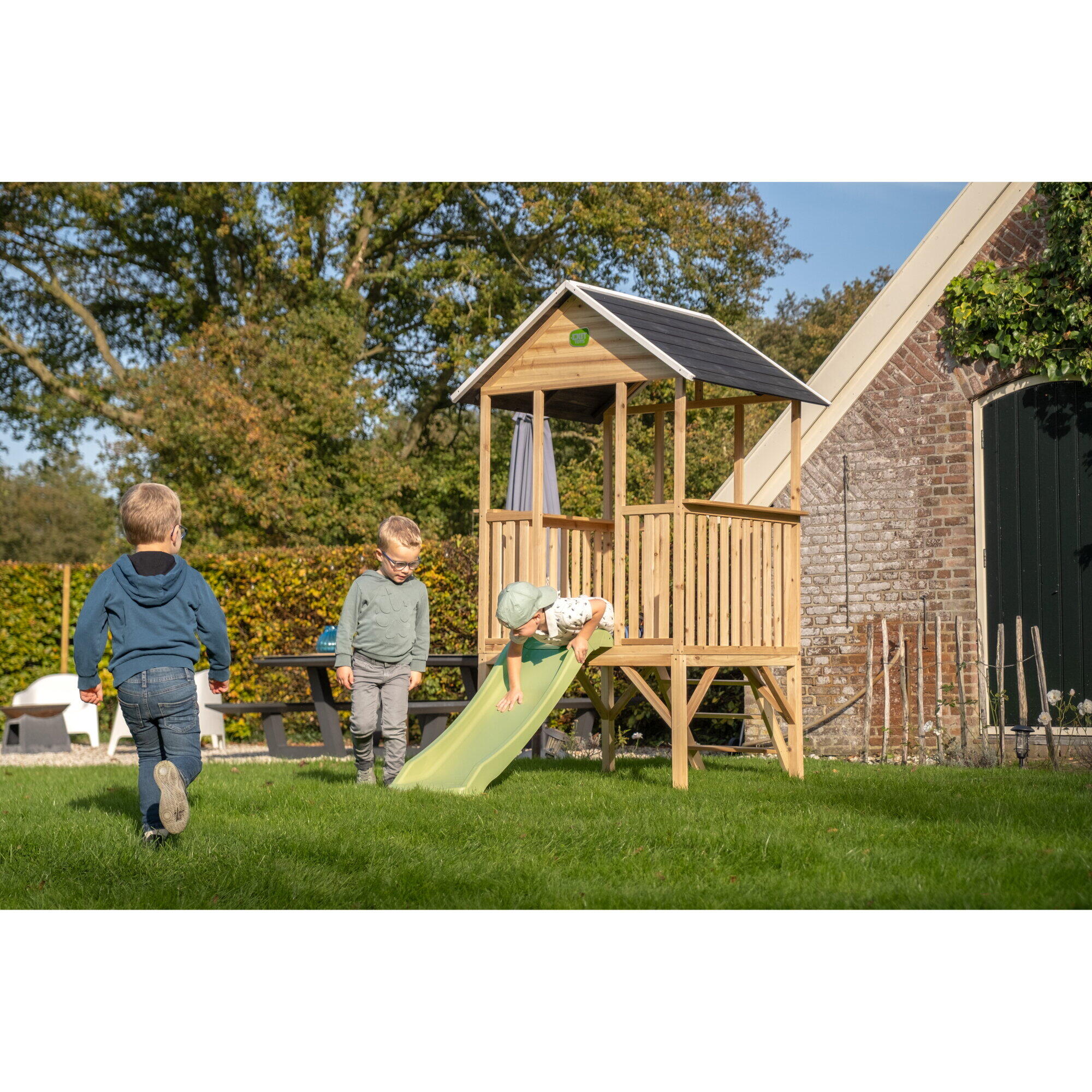Maisonnette en bois avec toboggan Panorama 300 2/7