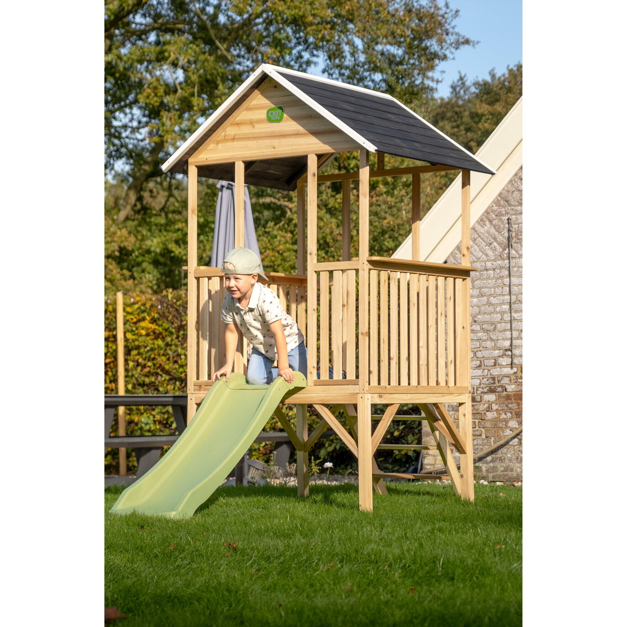 Maisonnette en bois avec toboggan Panorama 300 6/7