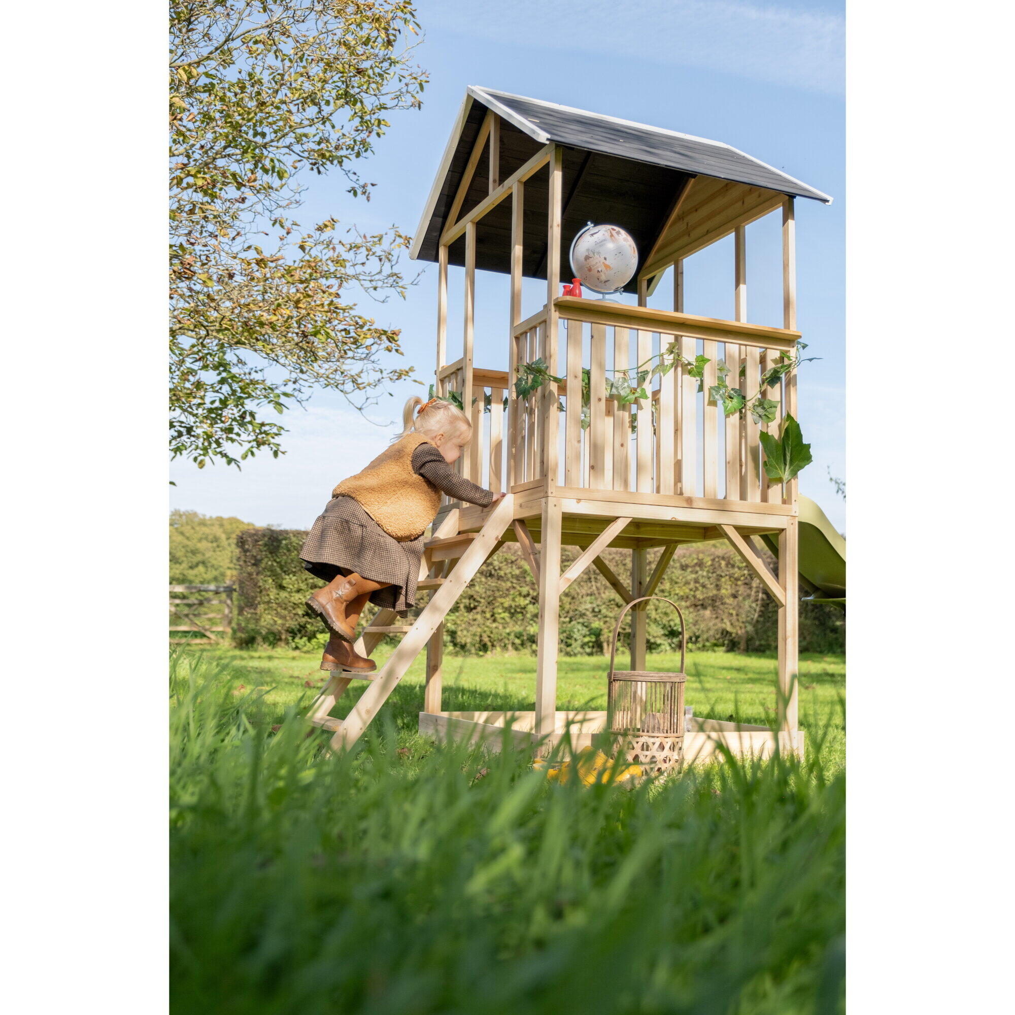 Maisonnette en bois avec toboggan et bac à sable Panorama 500 5/7