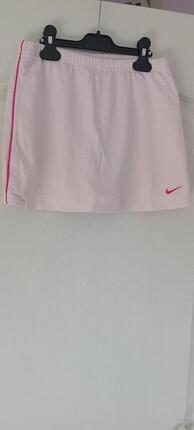 Tussen Particulieren - Nike kinderrok 128-140 cm