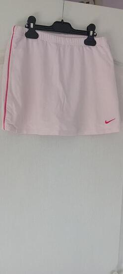 Tussen Particulieren - Nike kinderrok 128-140 cm