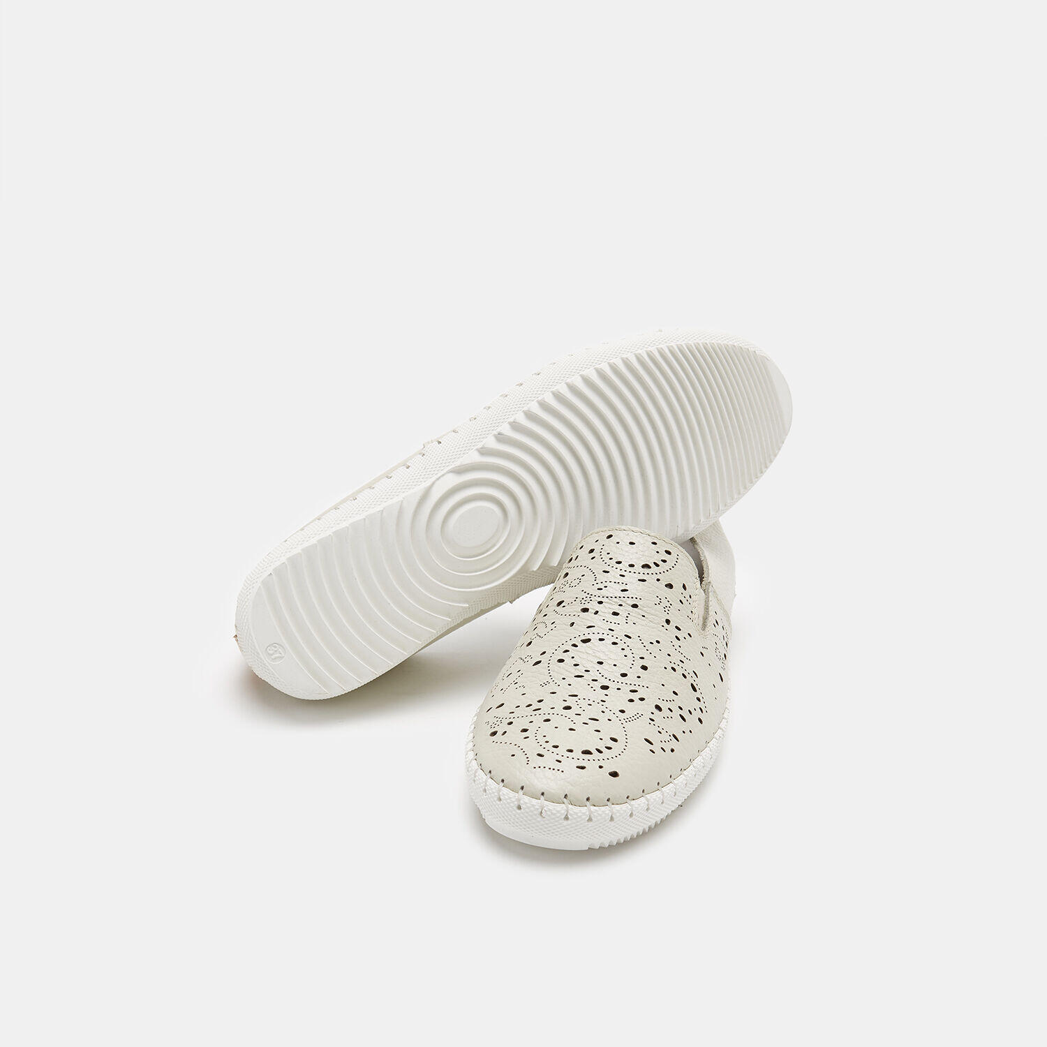 Mocassins en cuir ajouré 4/6