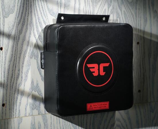 ELEEELS – Macchina da boxe (sfida di boxe)