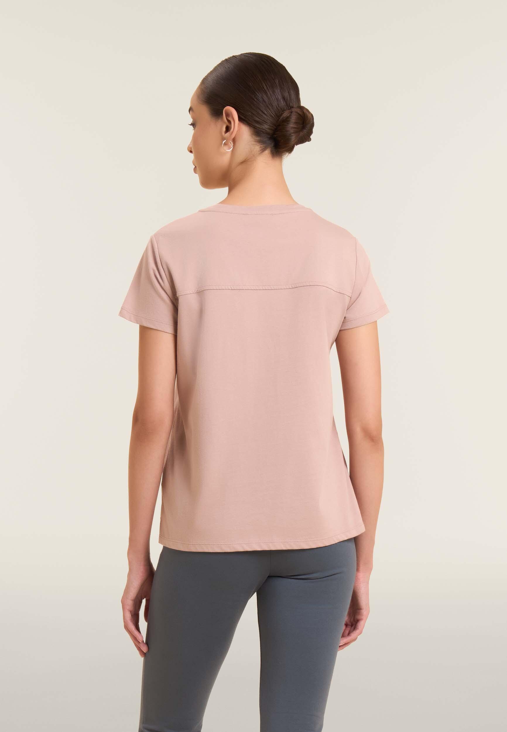 T-shirt con logo e grafica geometrica 3/4