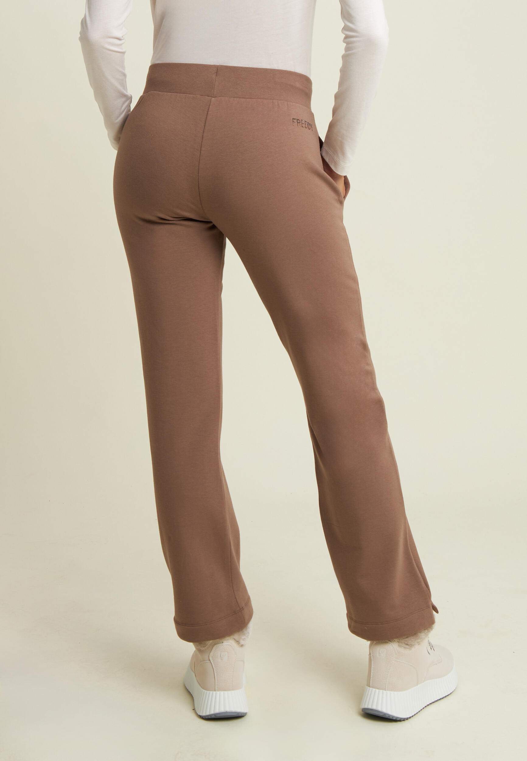 Pantalon de sport droit avec des détails brillants 3/5