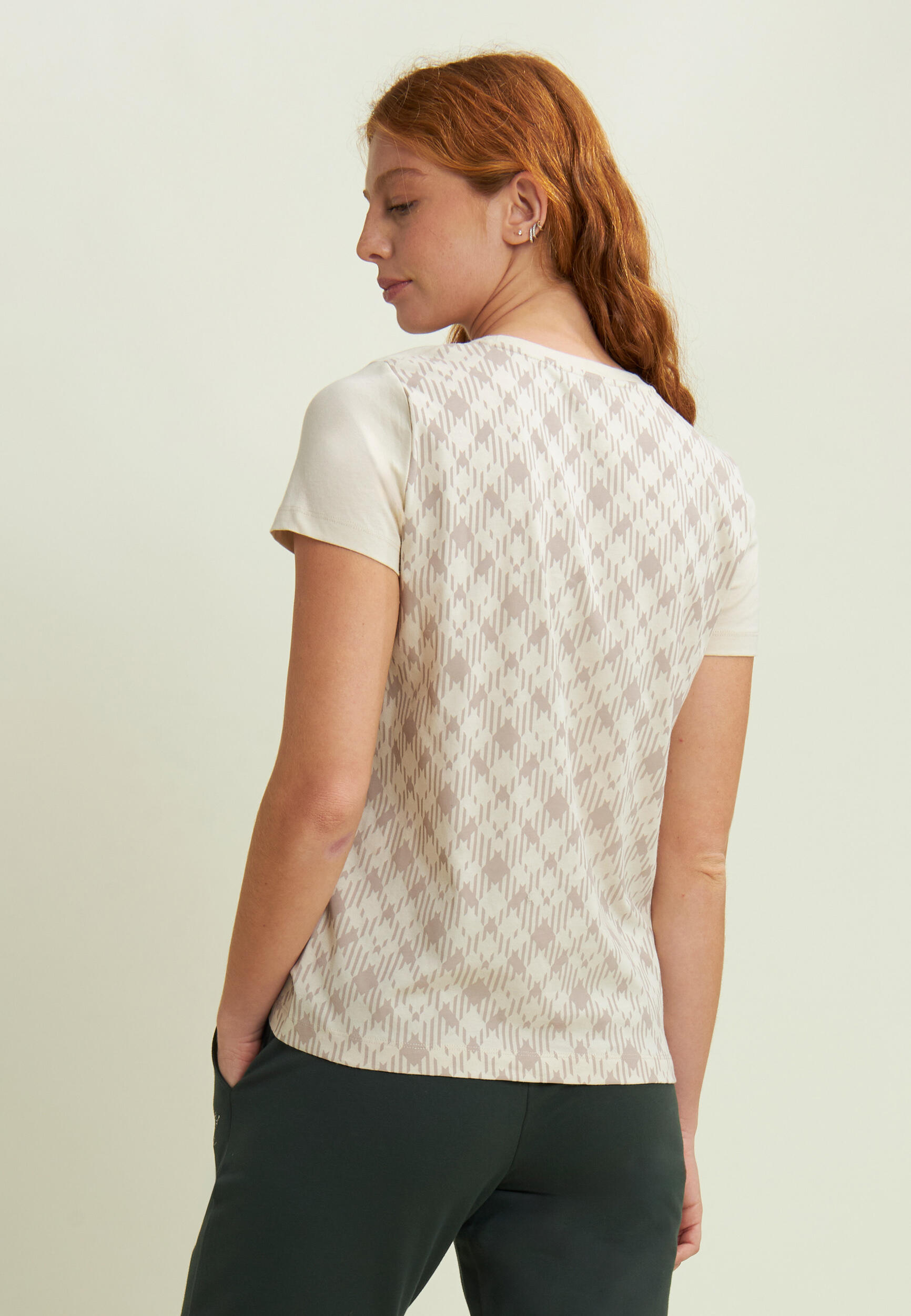 Camiseta raglán con inserción geométrica 2/4