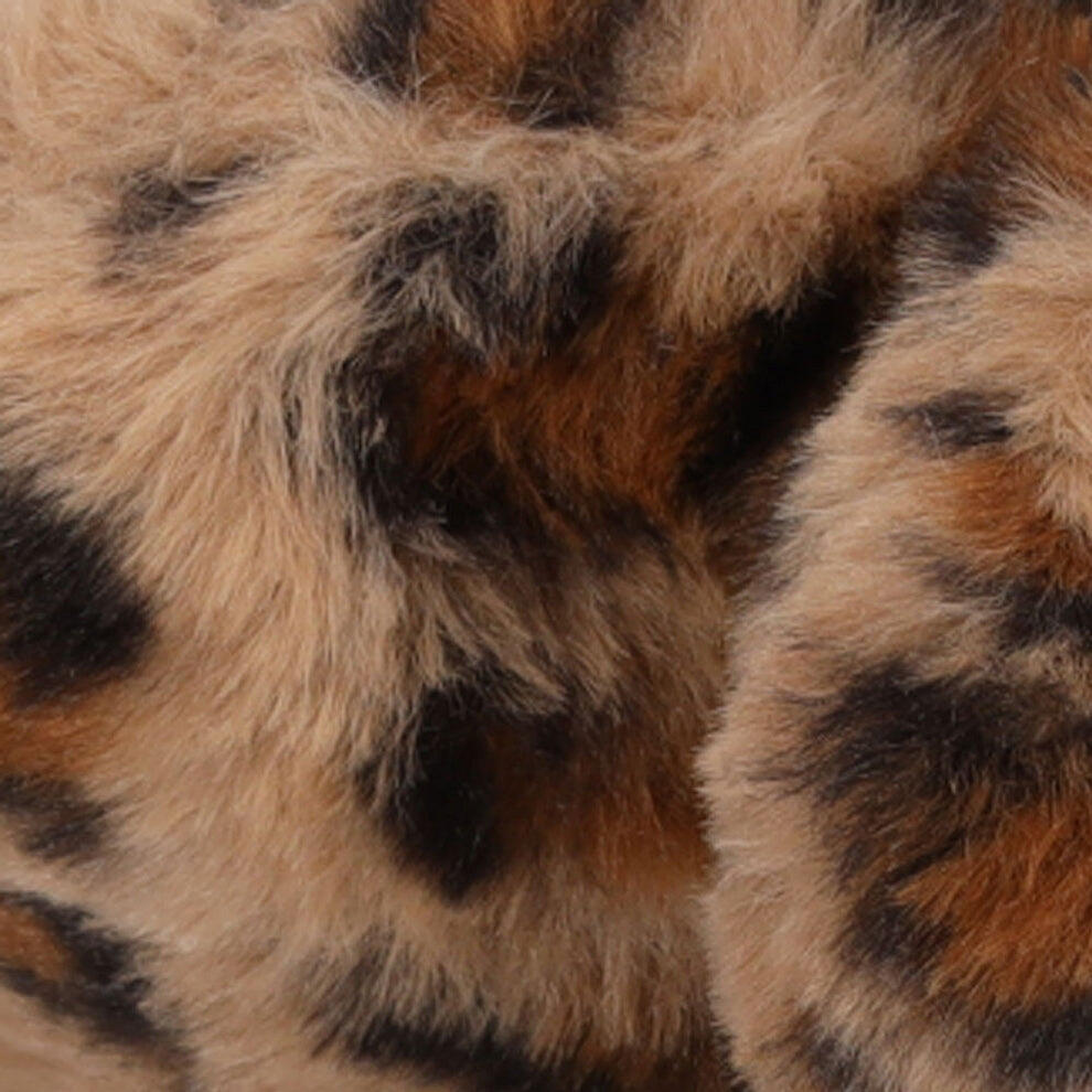 Rundschal und Ohrenwärmer aus Teddywolle mit Leopardenmuster 4/6