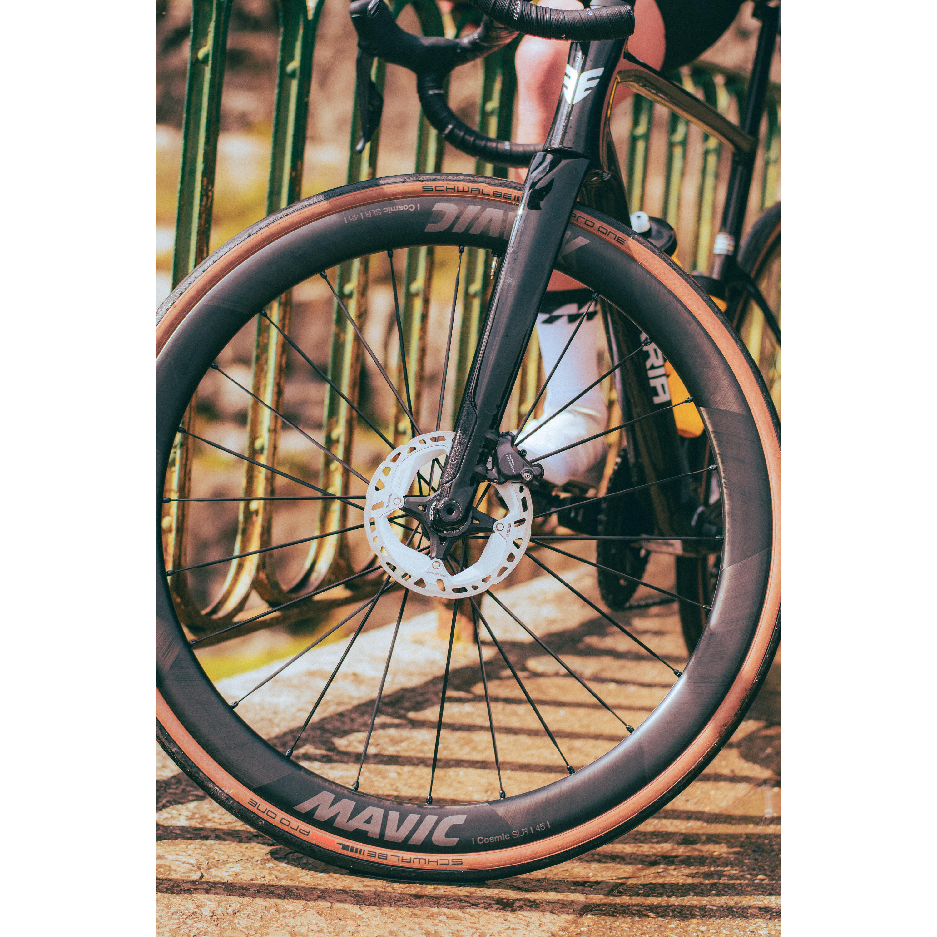 Roue avant Mavic Cosmic SLR 45 23-CL70012x100 3/3