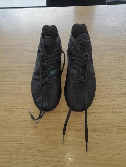Entre Particuliers - Chaussures de foot, size 42