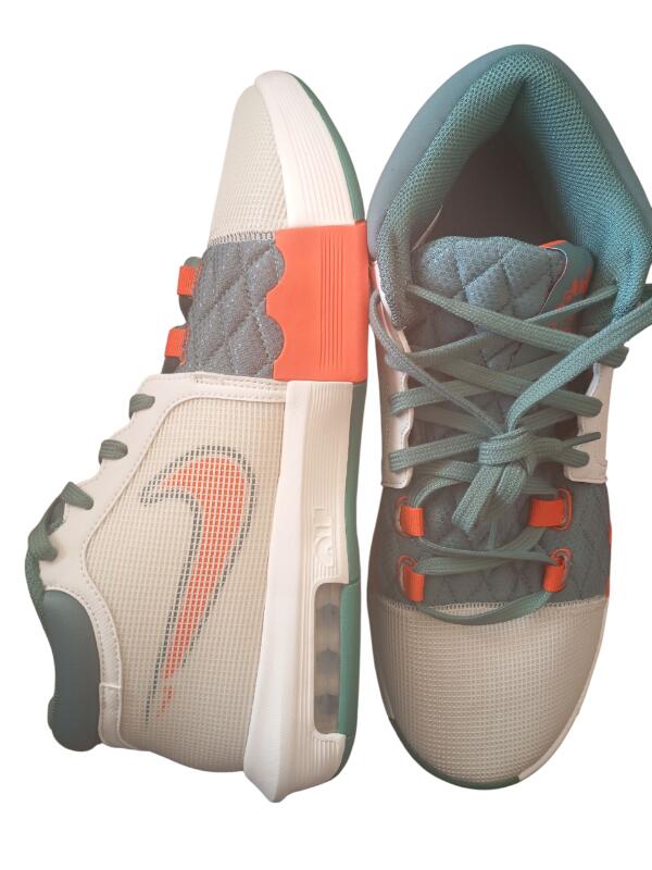 Tussen Particulieren - Nike LeBron Witness 8 Sneakers 4/6
