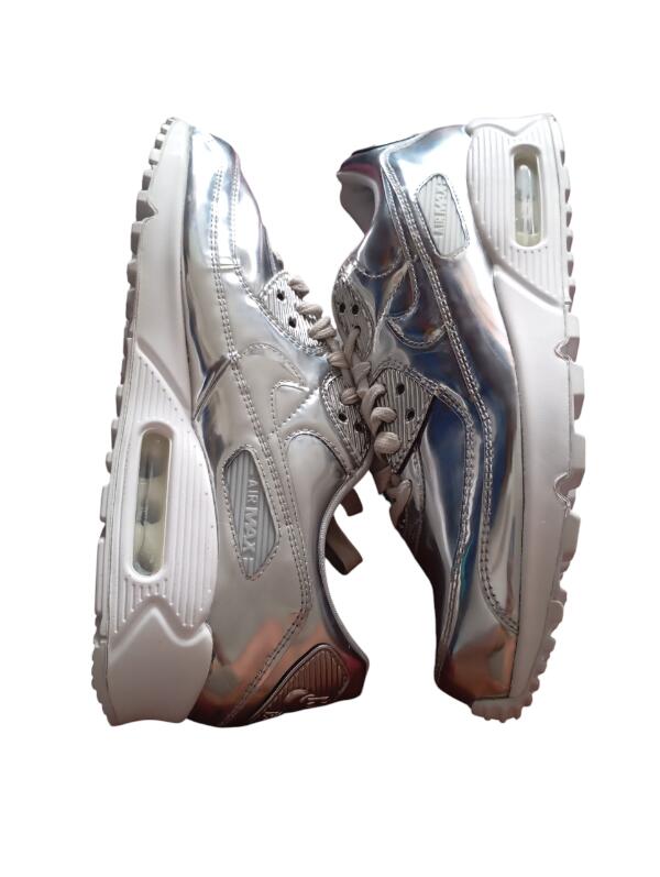 NIKE picture
