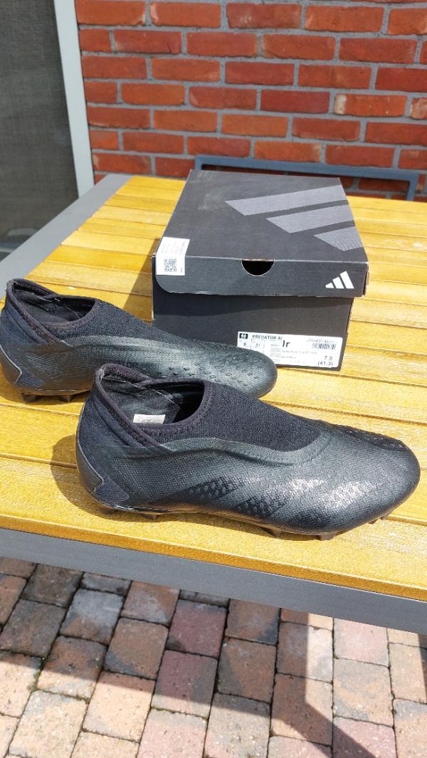 Tussen Particulieren - Predator accuracy 3 laceless 4/7
