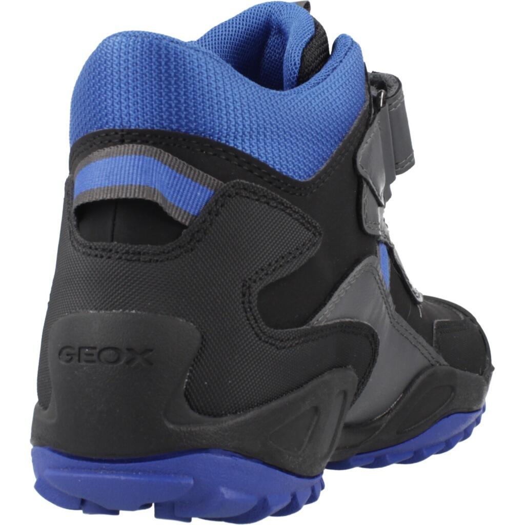 Botas Geox Modelo J New Savage Boy B A Cor Preto 3/5