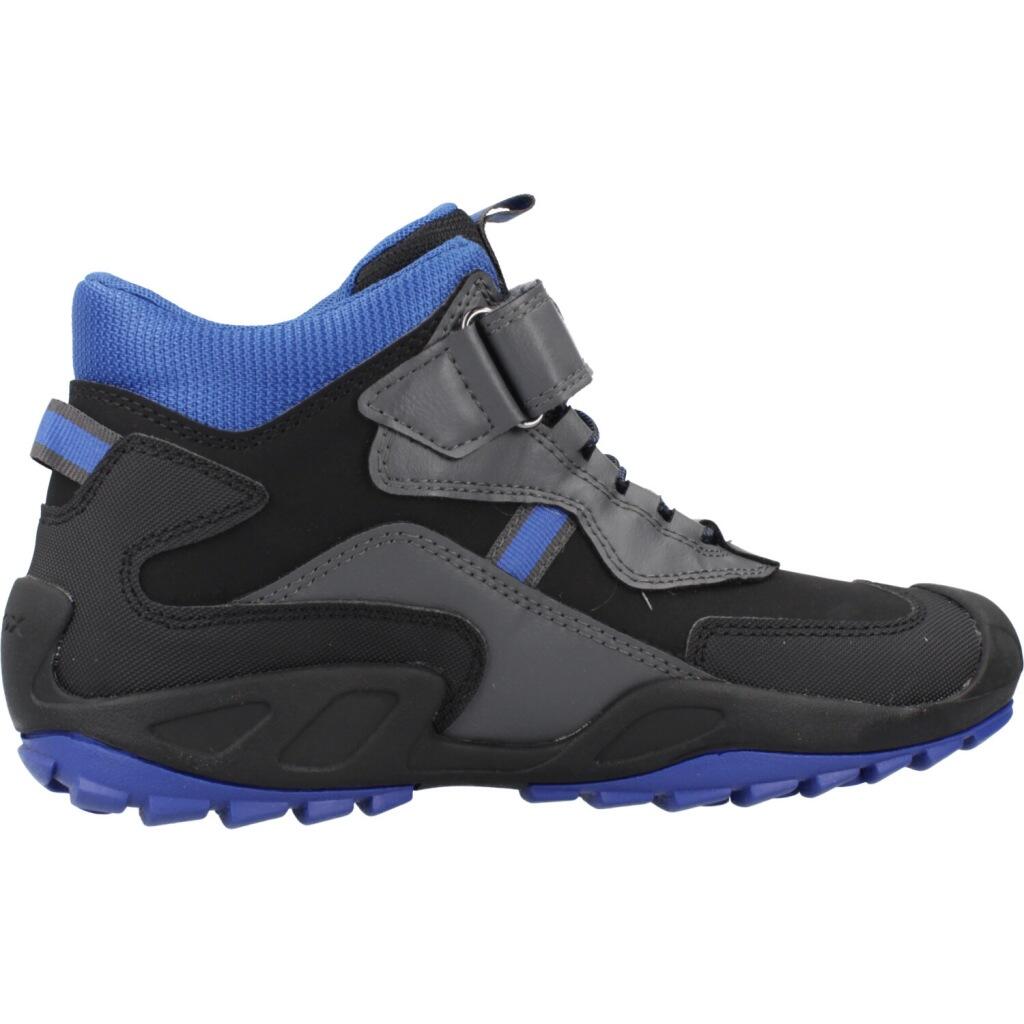 Botas Geox Modelo J New Savage Boy B A Cor Preto 4/5