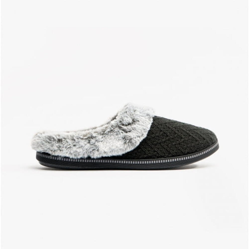 SKECHERS picture