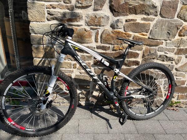 Entre Particuliers VTT Scott full suspendu full carbone 9'7kg