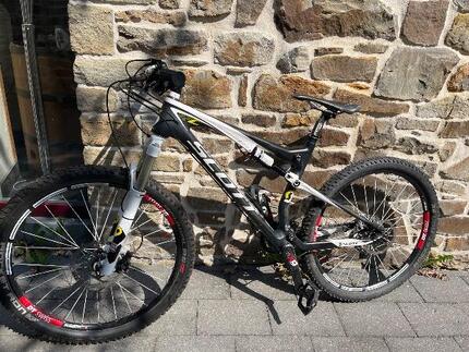 Entre Particuliers - VTT Scott full suspendu full carbone 9’7kg