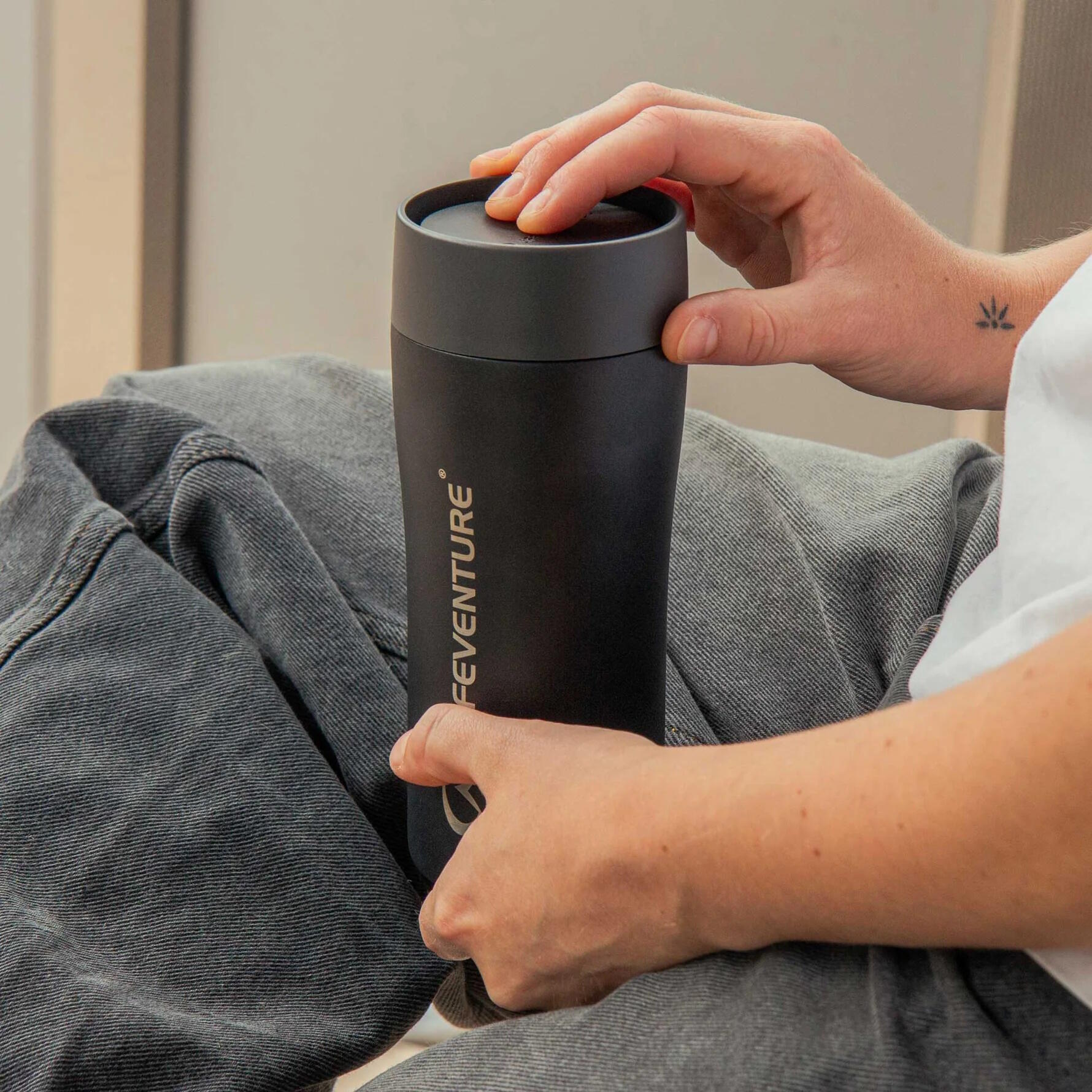 Mug isotherme Lifeventure One Touch 350 ml inox noir double paroi 6/7