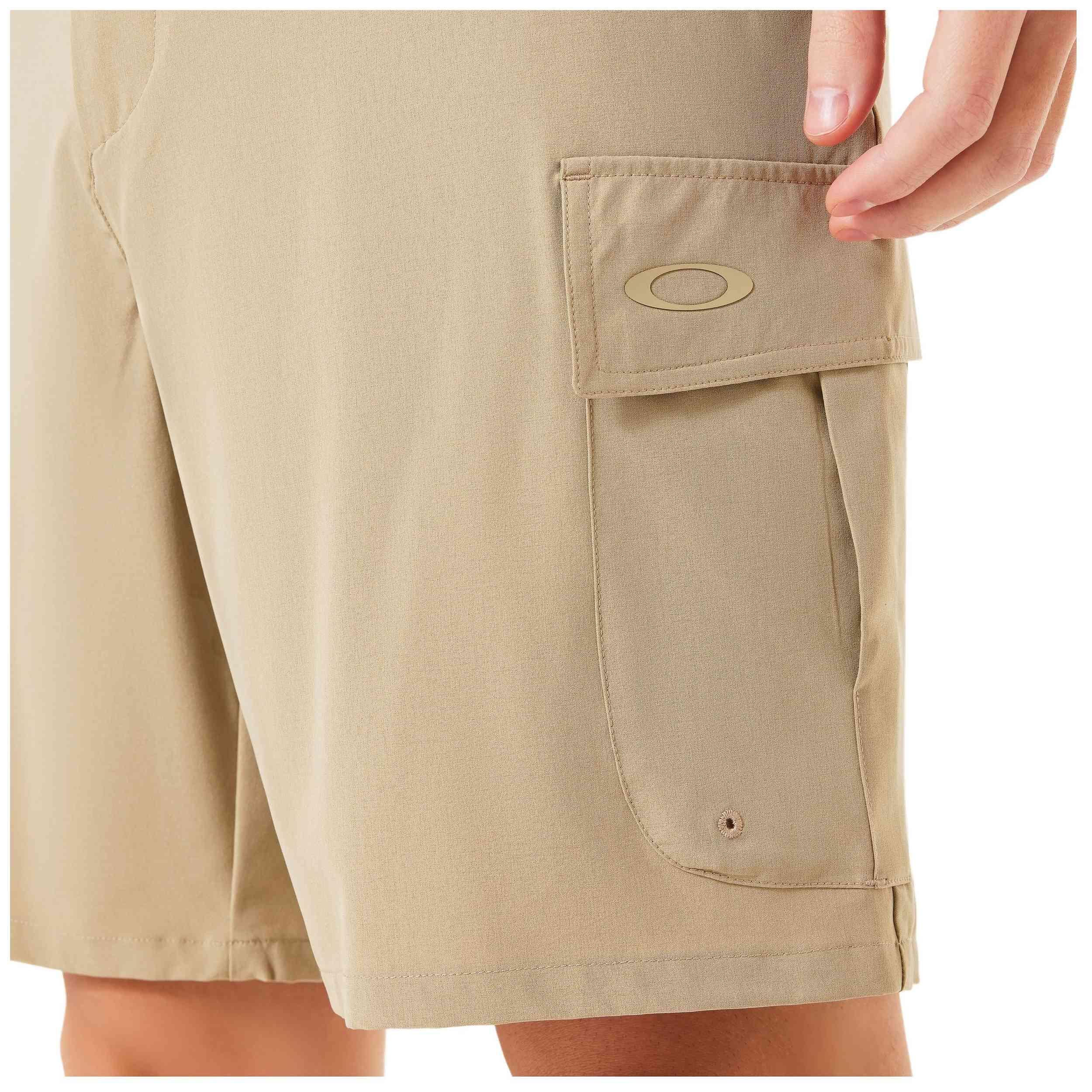 Bermudas Oakley modelo FOA406216-32F para hombre 4/5