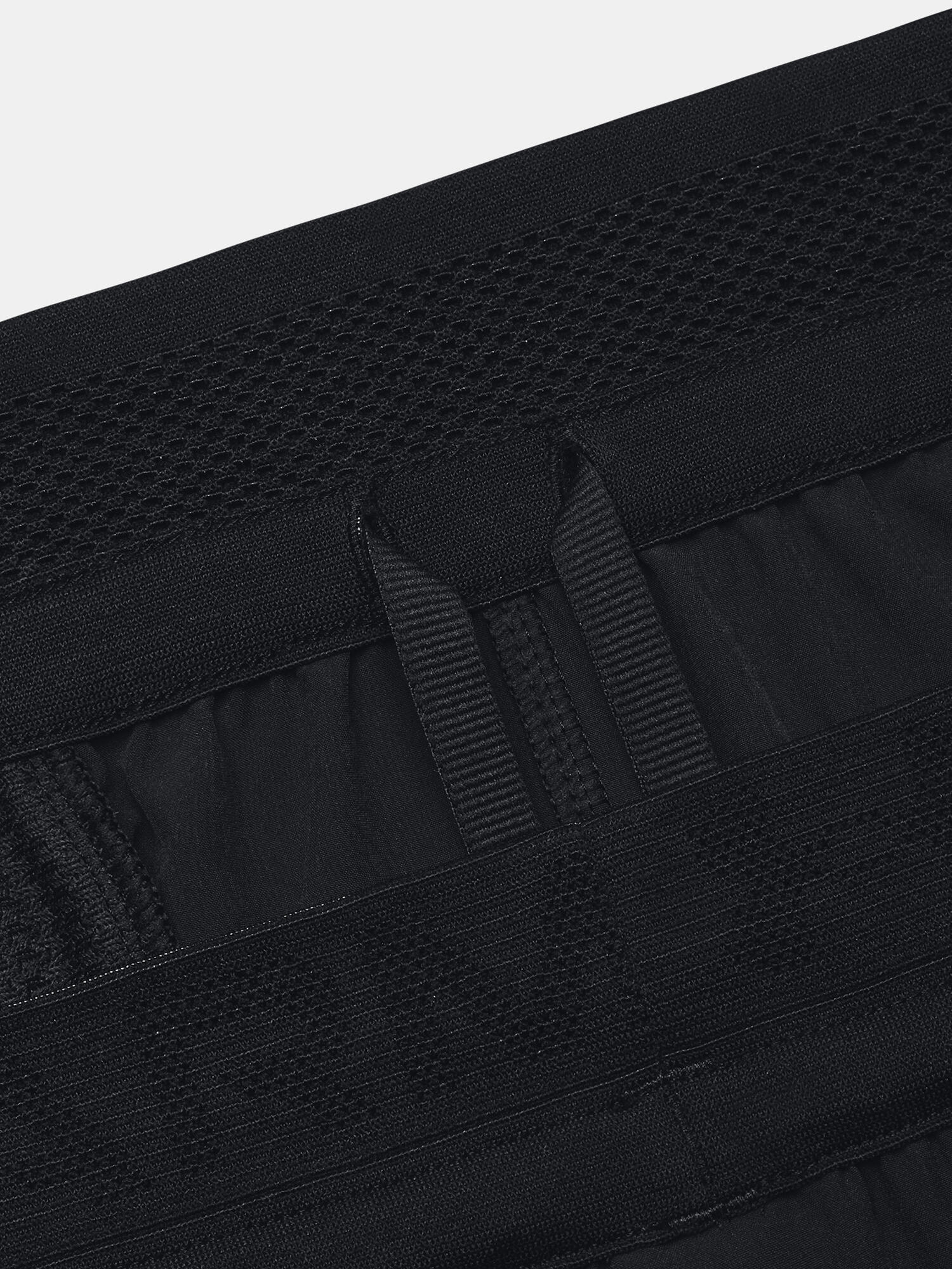 Under Armour Peak Woven Shorts Schwarz Herren 6/7