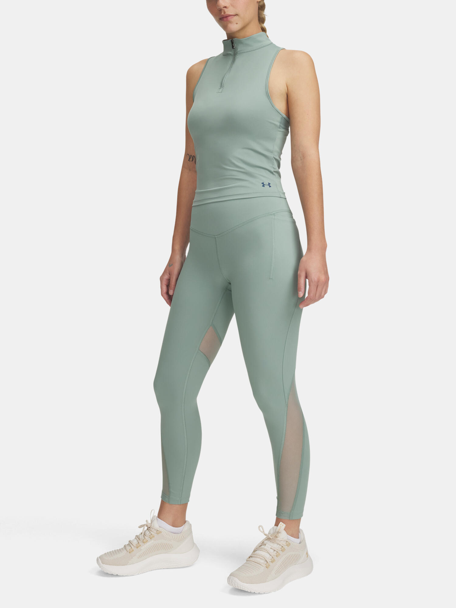 UNDER ARMOUR picture