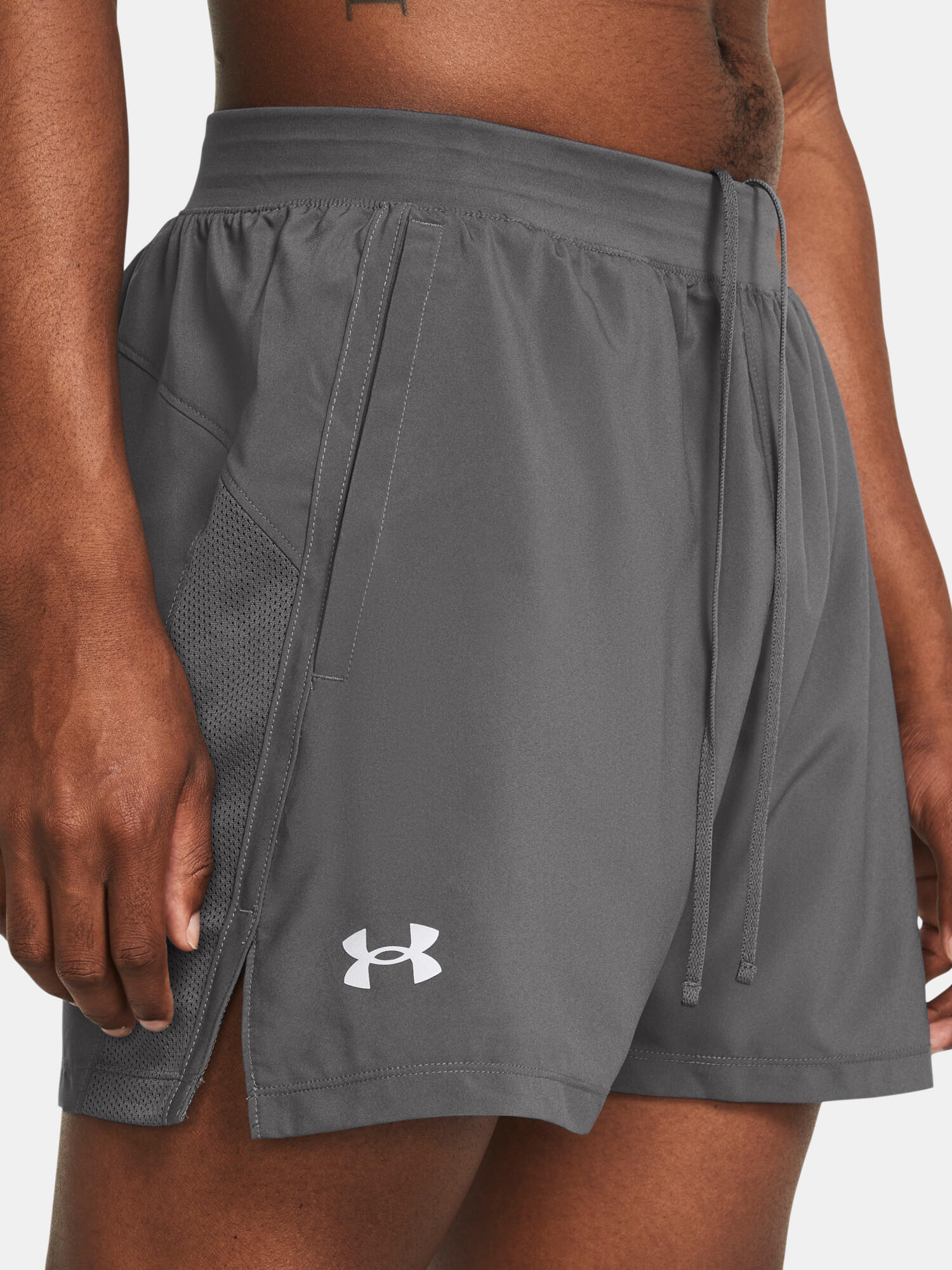 Férfi rövidnadrág Under Armour UA LAUNCH 5'' SHORTS-GRY (szürke) 5/7