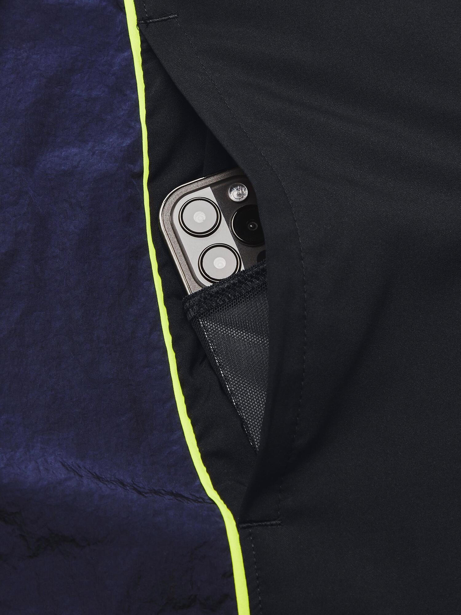 Heren Run Anywhere Korte Broek (Zwart) 6/7