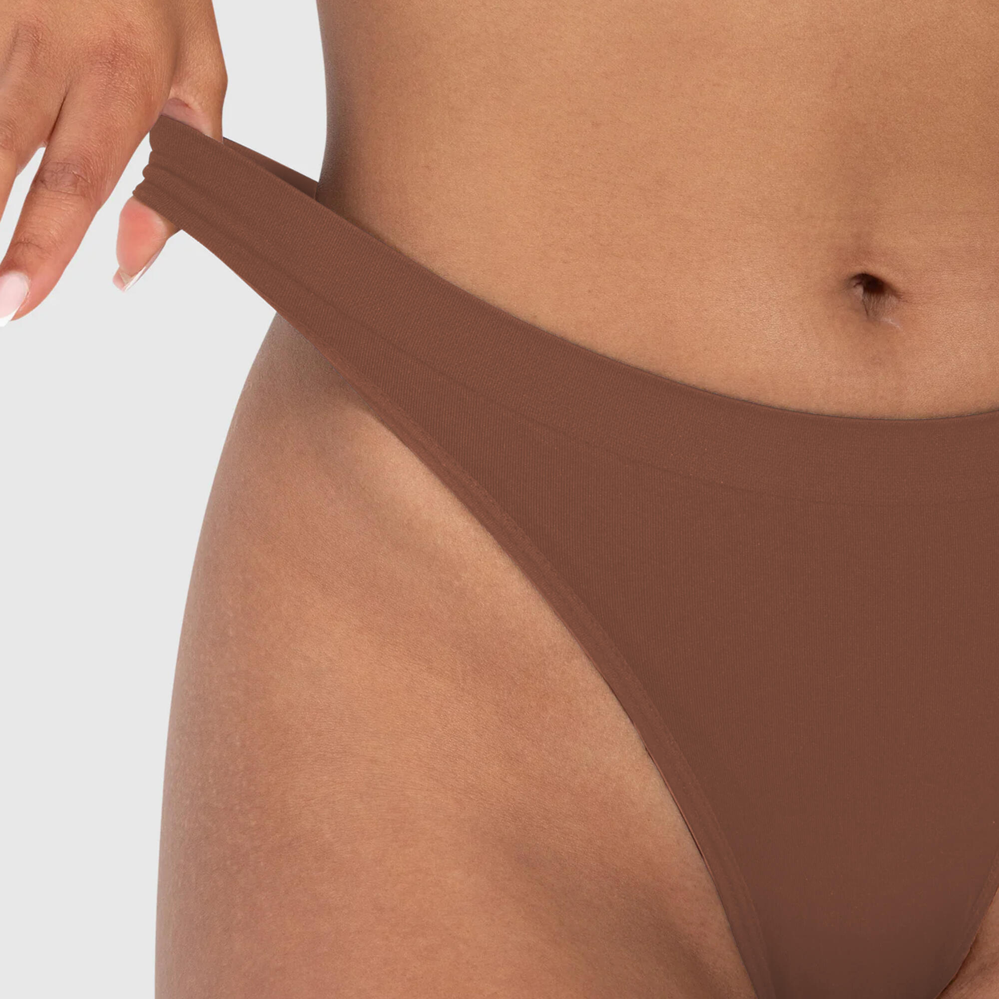 Damen String Nysa Braun 5/5