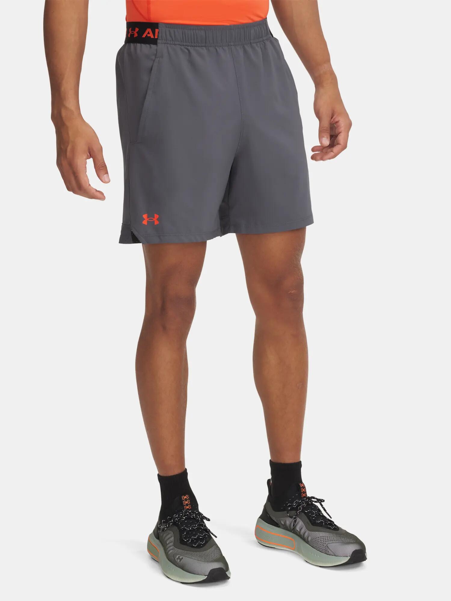 UNDER ARMOUR picture