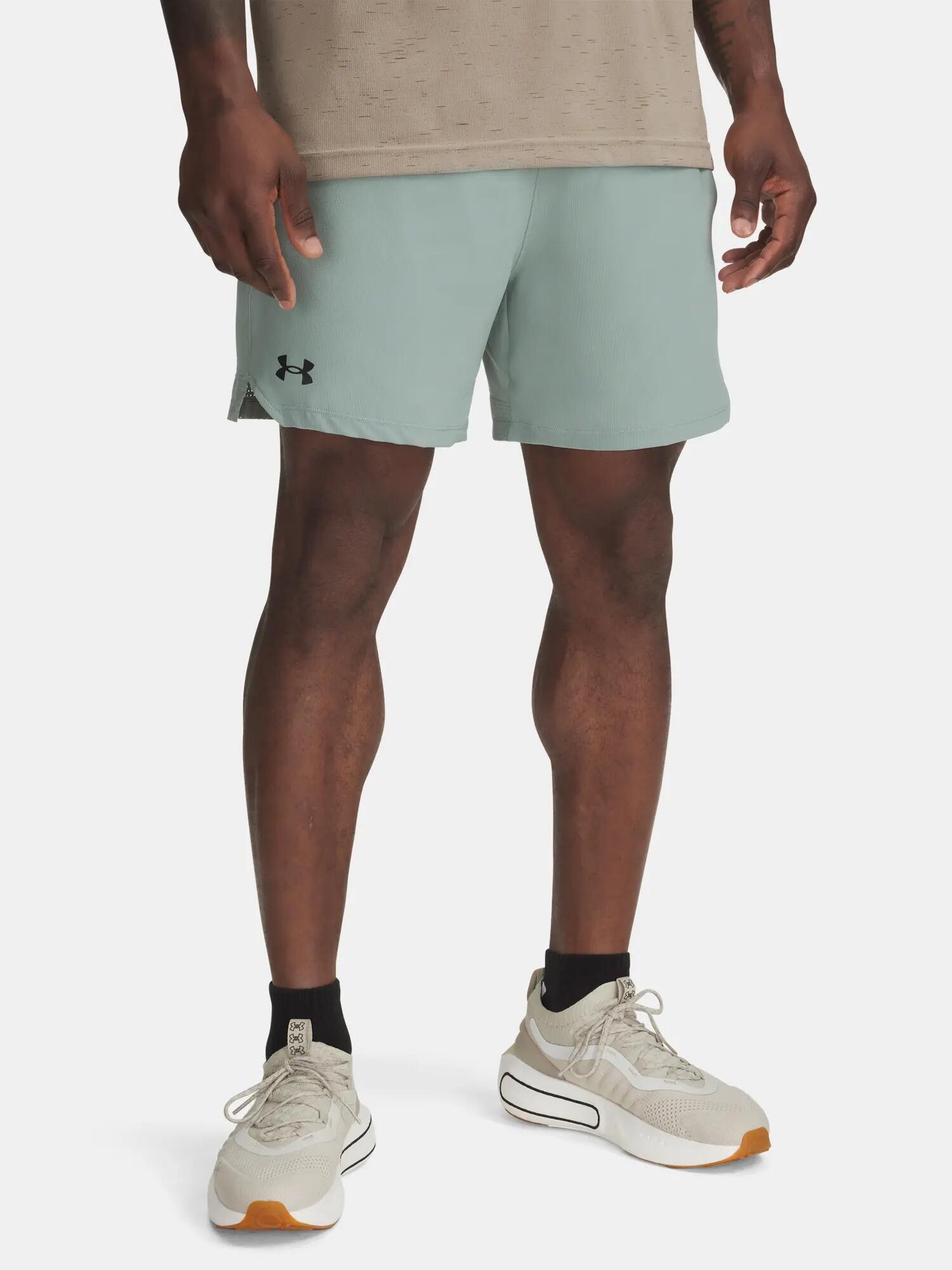 UNDER ARMOUR picture
