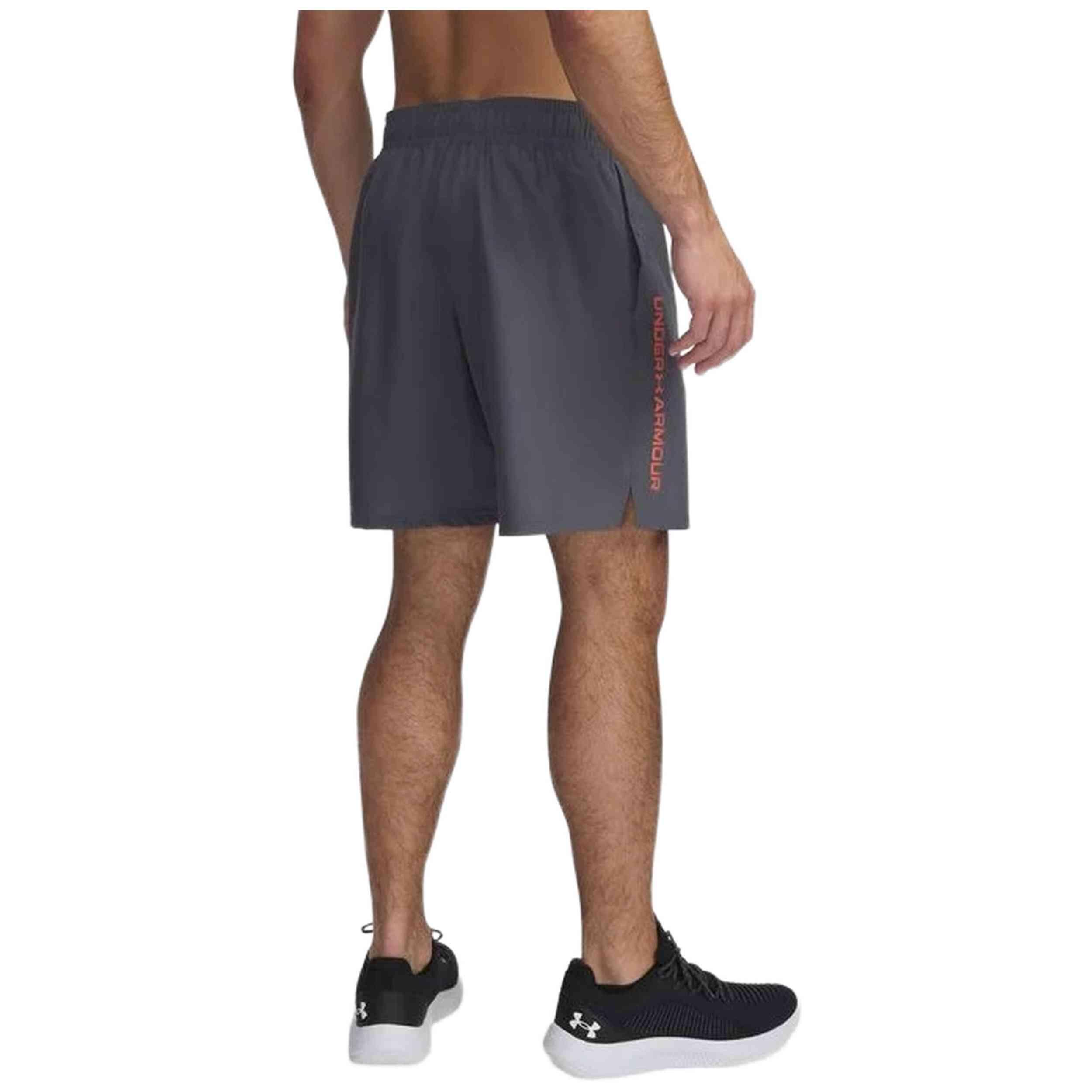 Pantaloncini Under armour modello 1383356-026 per uomini 2/3
