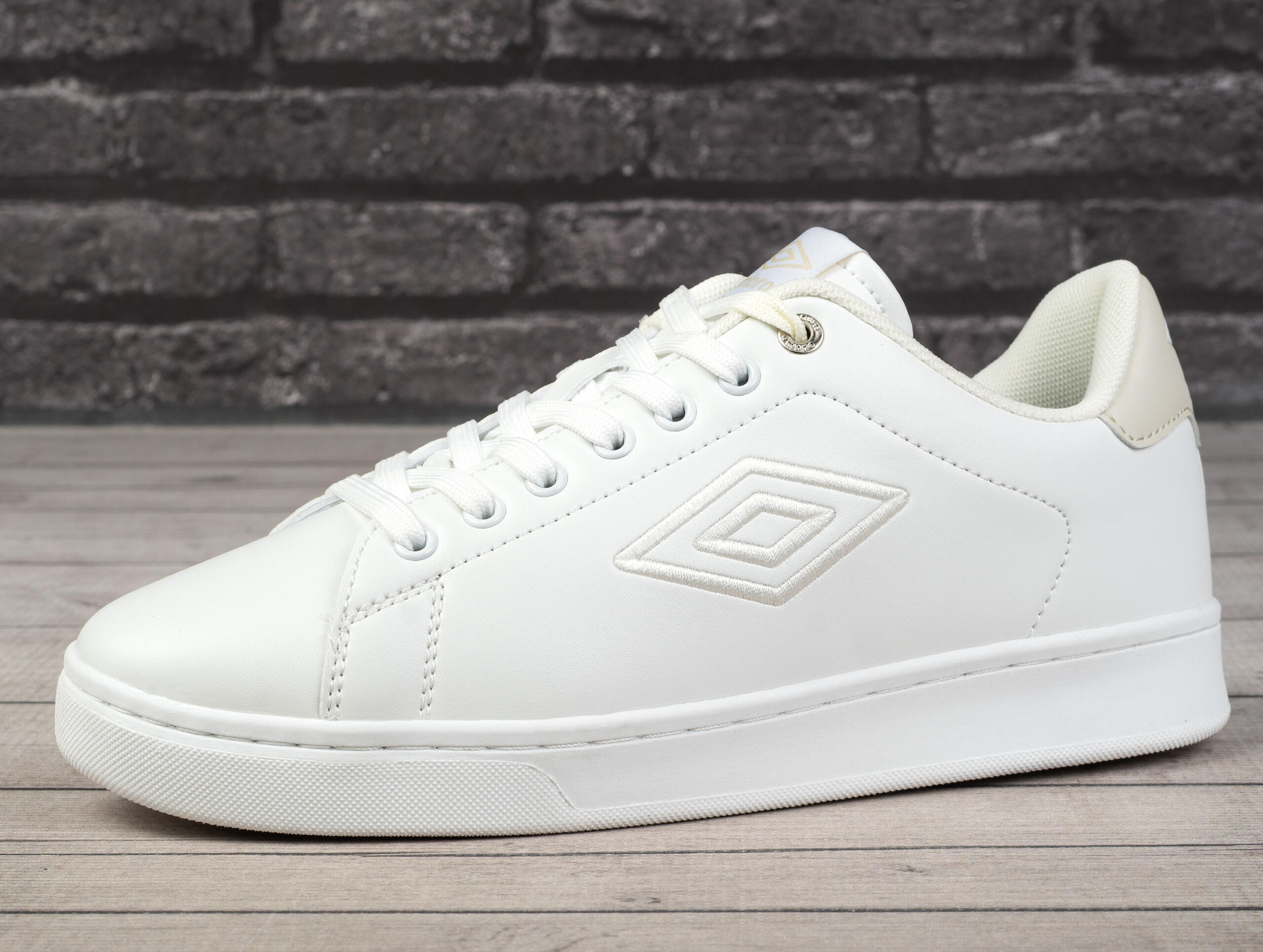 Buty męskie sportowe do chodzenia Umbro FARREL LTX 3/7