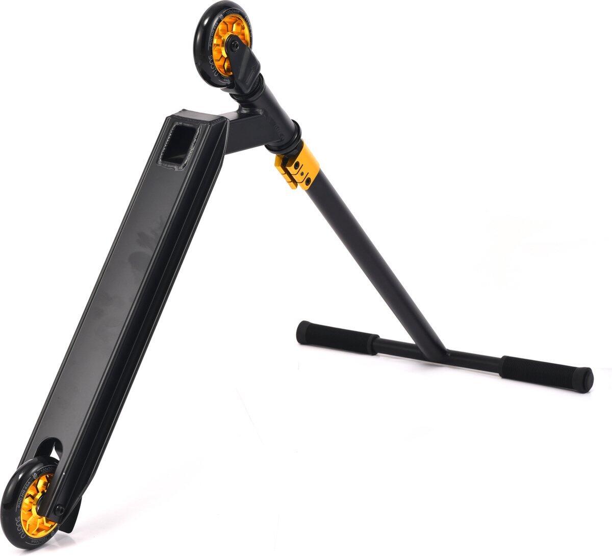 Suotu Stuntstep Zwart/Goud 2/8