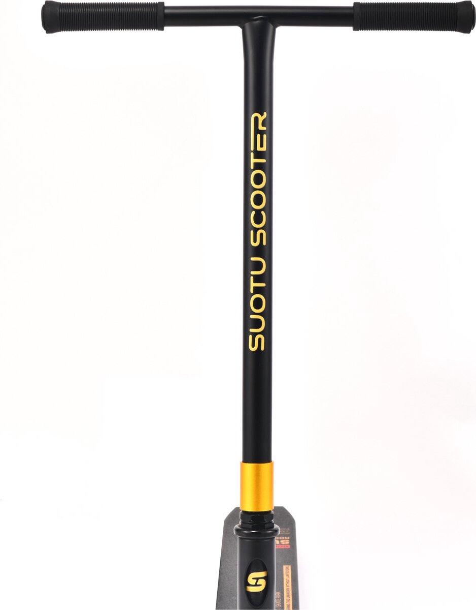 Suotu Stuntstep Zwart/Goud 5/8