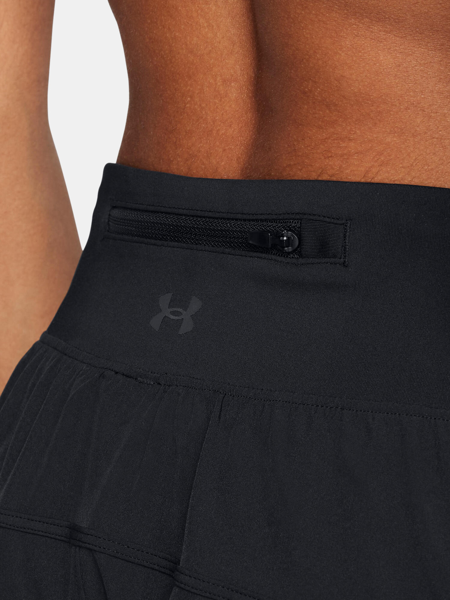Kurze hose Under armour Modell 1386331-001 für frauen 6/7
