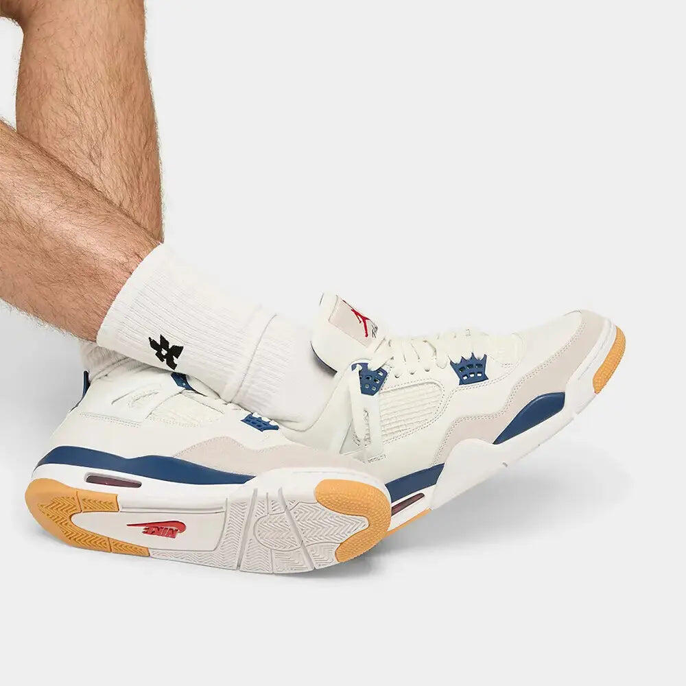 Air Jordan 4 Retro SB Navy 7/7
