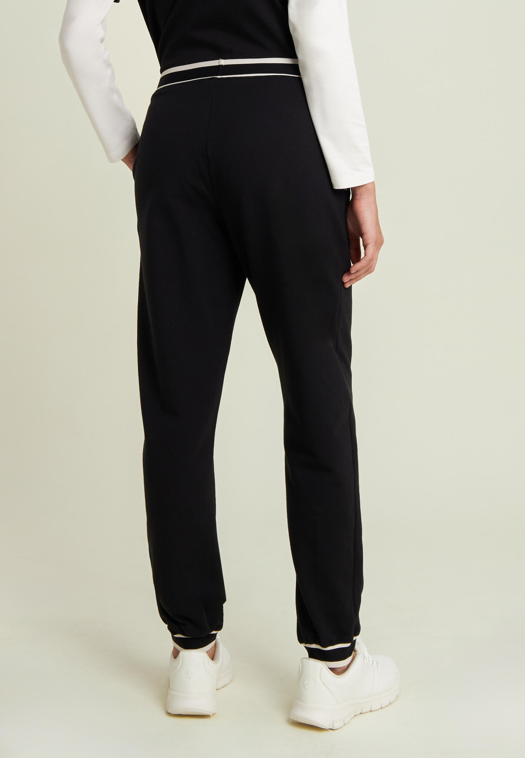 Pantaloni regular in felpa con dettagli a righe 3/4
