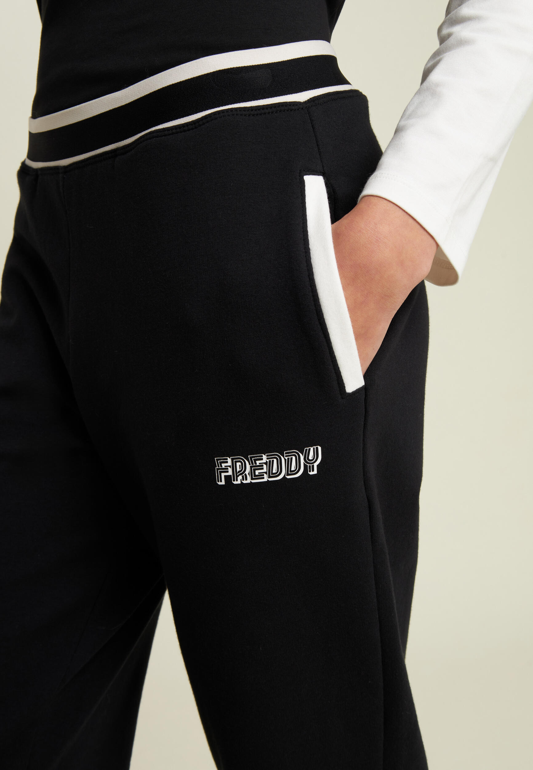 Pantaloni regular in felpa con dettagli a righe 4/4