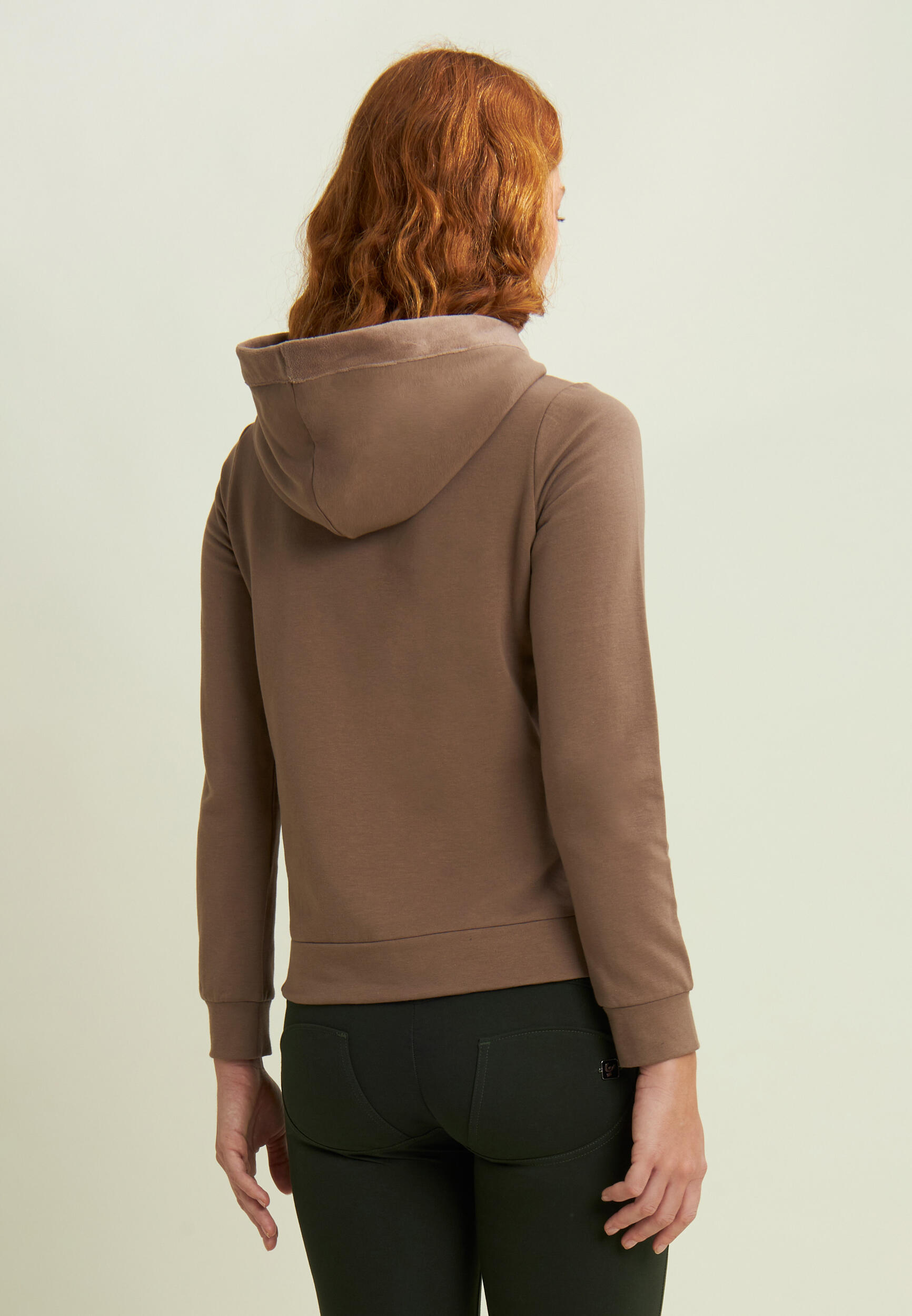 Felpa sportiva da donna con interno cappuccio in velluto 2/4