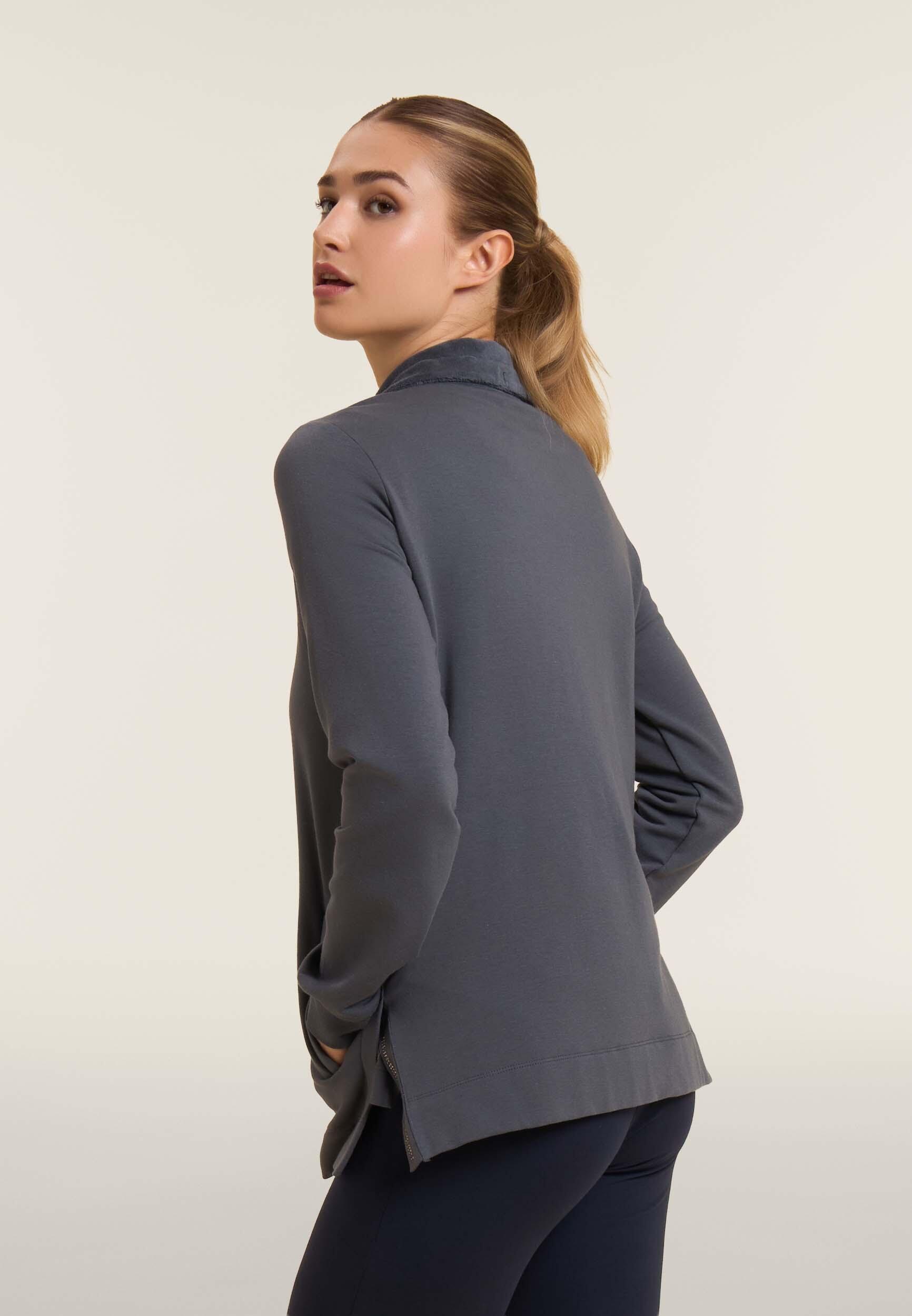 Felpa da donna con zip, spacchi laterali e collo alto in velluto 3/4