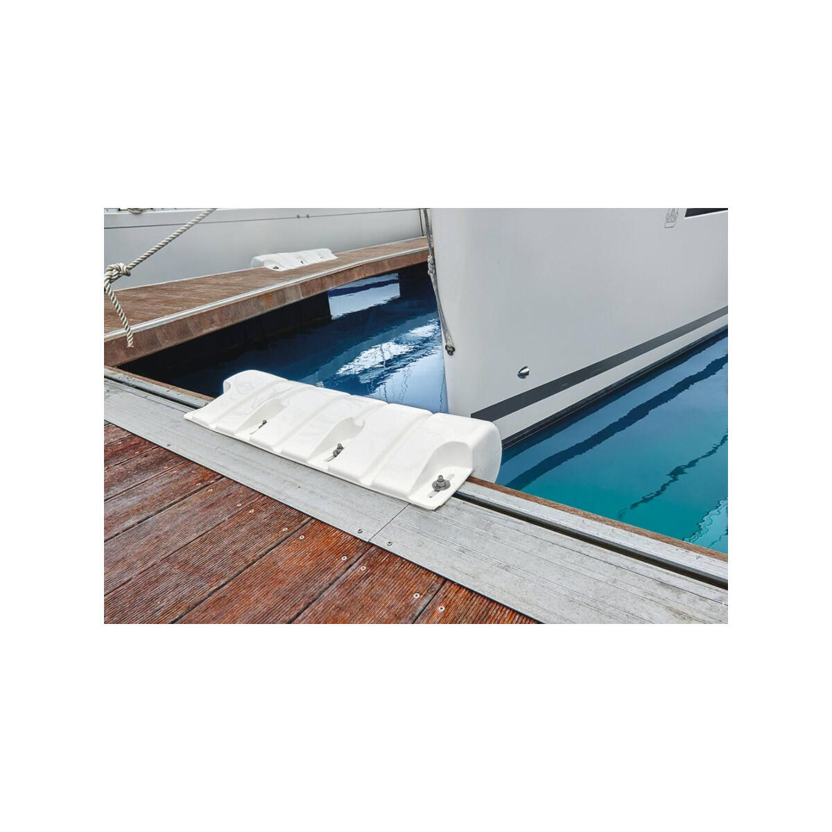 defense/bumper a rainures 900 x 300 blc 3/3