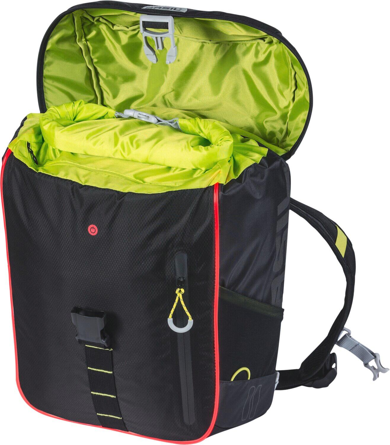 Mochila de bicicleta Basil Miles Nordlicht com tira de LED de 17 litros preta 5/6