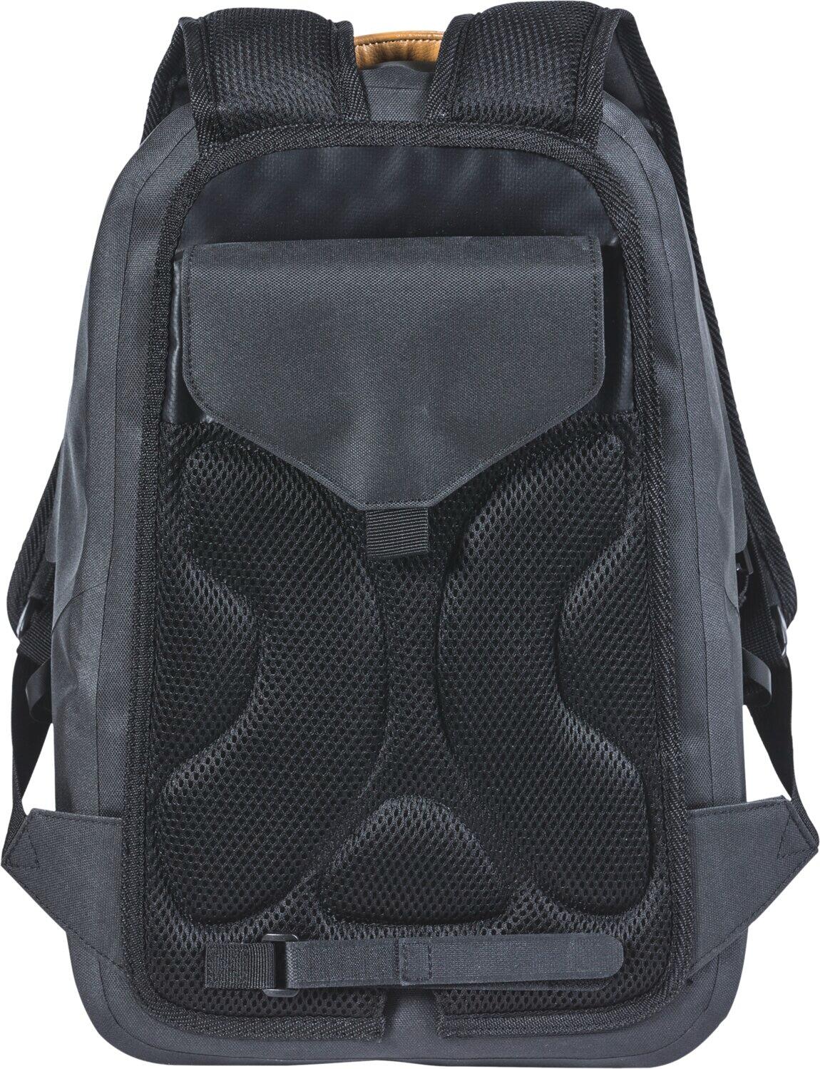 Urban Dry 18 charcoal melee 4/7