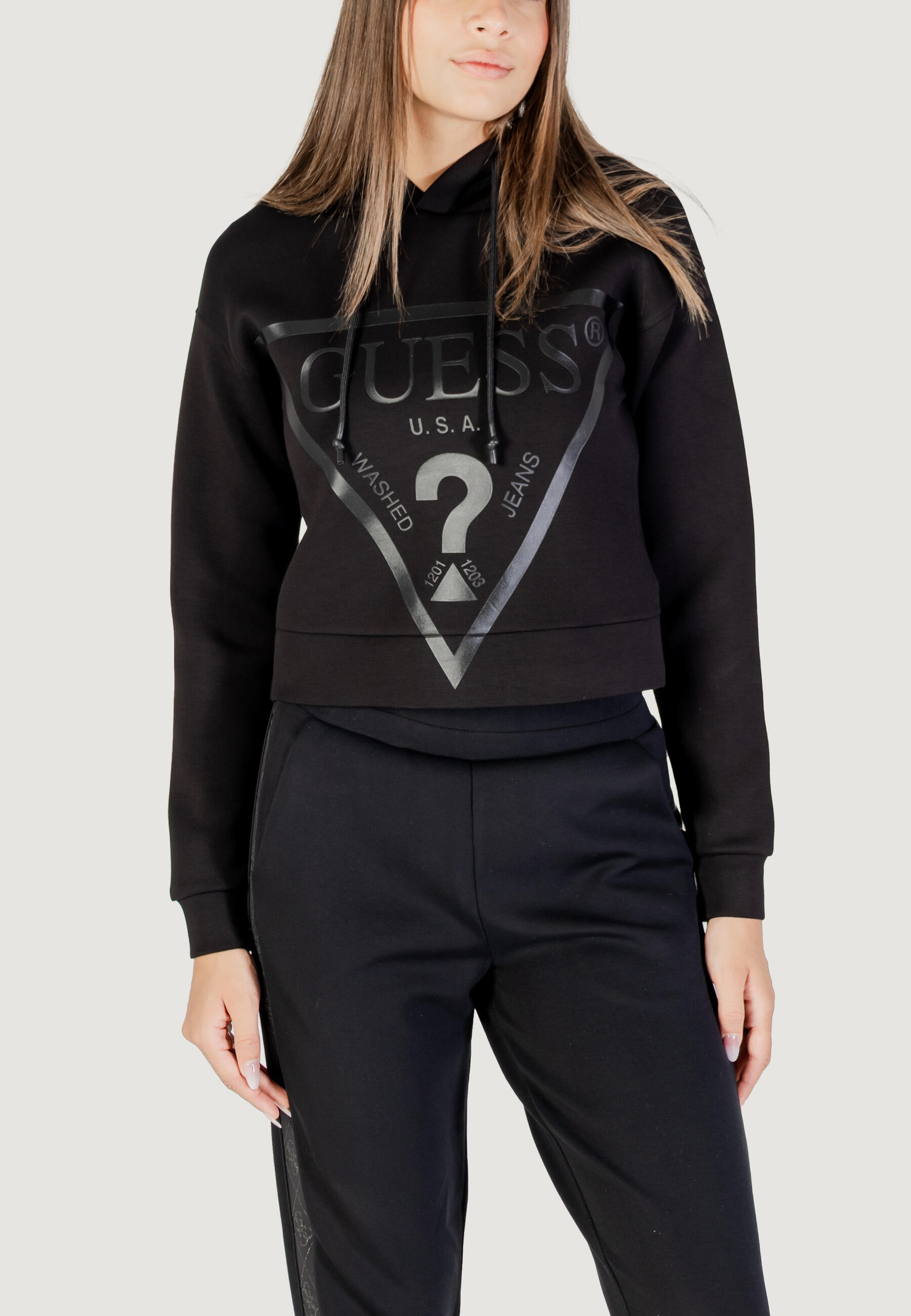 GUESS ACTIVE picture